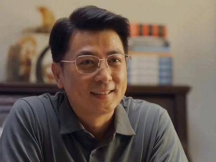 丁笑笑踏上归途,双亲满心欢喜地为她的抉择喝彩 因为一个片段看了整部剧