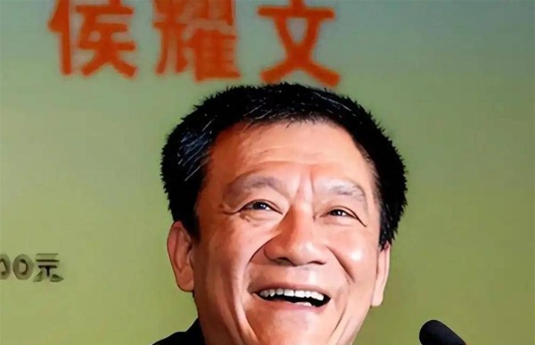 天道有轮回！侯耀文去世后，侄子接手其美丽妻子 今二人结局令人称快