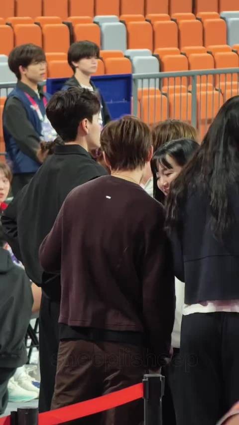 杨力维杨舒予张茹互动撒娇吃醋