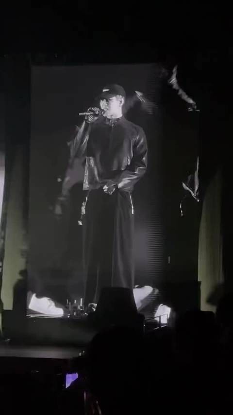 王嘉尔五棵松九秒表演瞬间即永恒