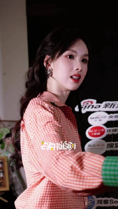 陈都灵走过来的时候,我心跳漏拍了一秒