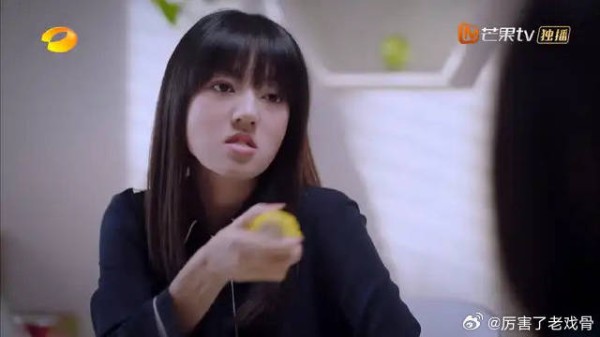 李尖尖和唐灿吵架 两人怄气啃玉米较劲,这段太逗了