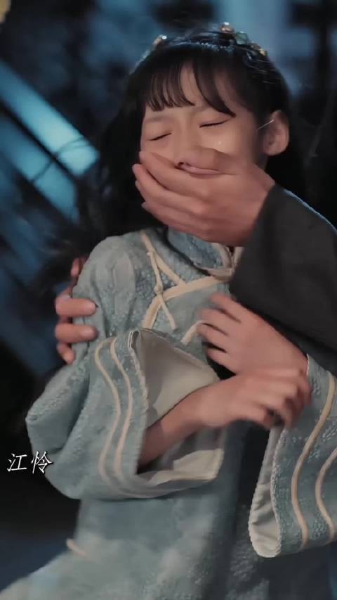 蛰伏十三年，她把情爱当作利刃，向沈家讨还灭门血仇