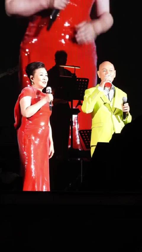 男人最怕的问题来了，汪明荃问罗家英结婚多少年了！