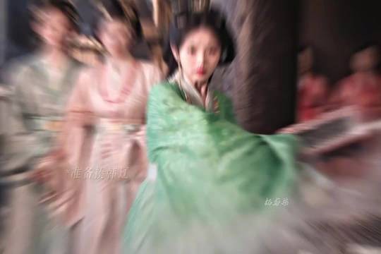 闫桉嫁金钗护妻名场面 妻子开团他秒跟