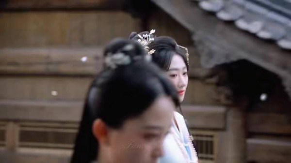 杨雨潼嫁金钗谢画楼吃席名场面演技鲜活