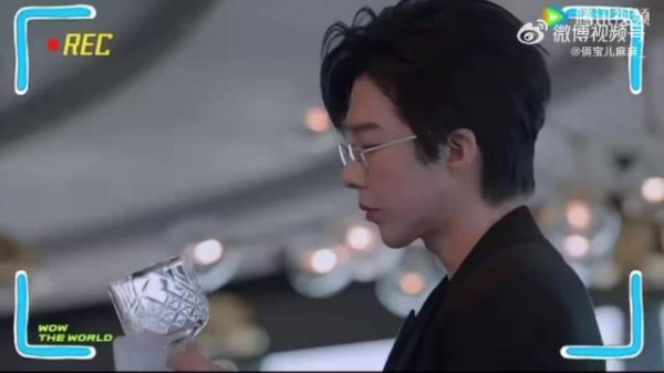 刘宇宁西装眼镜杀实在是智性恋的天才啊，谁能拒绝