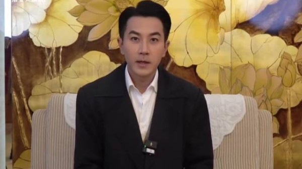 52岁刘恺威牵手小20岁黎纪君约会