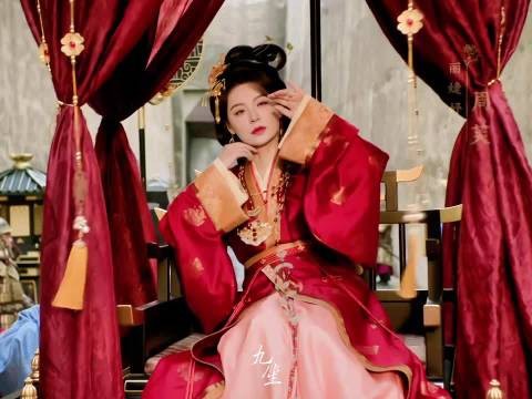 毛林林向田曦薇道歉，周芙魏娆追女火葬场
