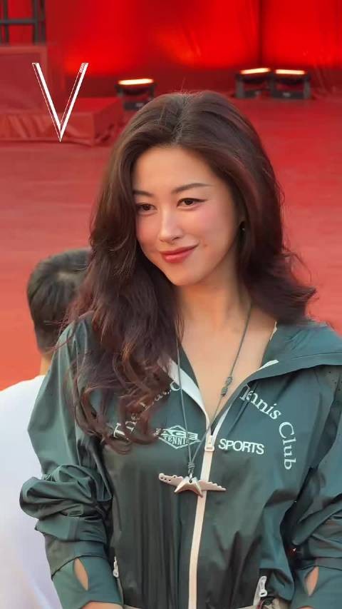 风情万种,朱珠生图也完全被美到