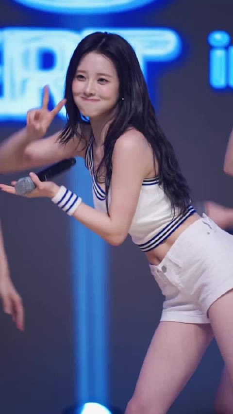 她好像比之前瘦好多