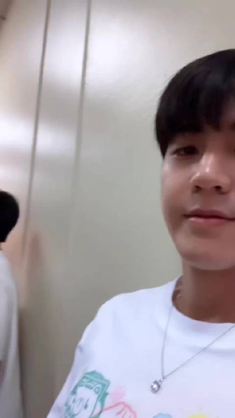 stwn镜头记录爱人与孩子，小屁孩闪击baba爱玩就玩