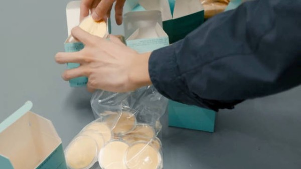 你是说成都站的金币月饼是王源亲手装的吗！ 我已急哭