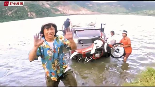 成龙《飞鹰计划》原版预告片，实拍高危动作，这才是实打实的真功夫！