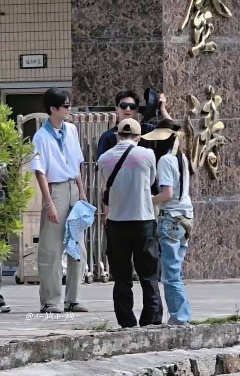 周柯宇今日录制综艺《今天好好吃》路透来了,你期待节目的播出吗