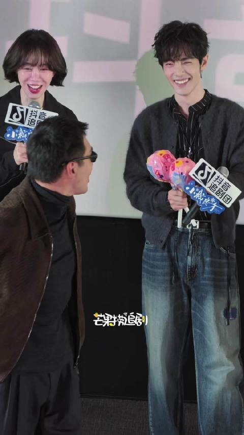 不愧是剧里好兄弟!王彦霖蹬腿跳后第一反应是转向肖战求肯定哈哈哈哈哈