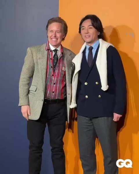 48岁的吴建豪再婚后亮相，与郑伊健同框尽显成熟魅力！