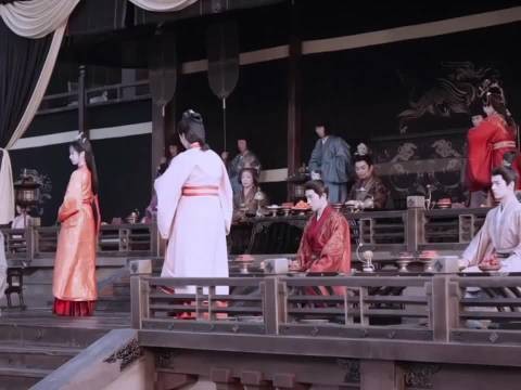 皇帝借魏娆手坑韩家，陆濯带伤揍趴韩辽断军权念想
