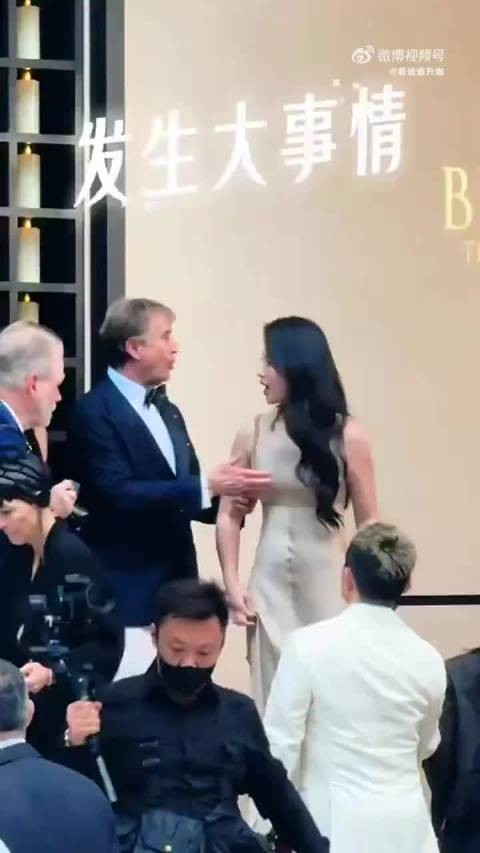 这种行为很恶略,根本不是什么绅士风度