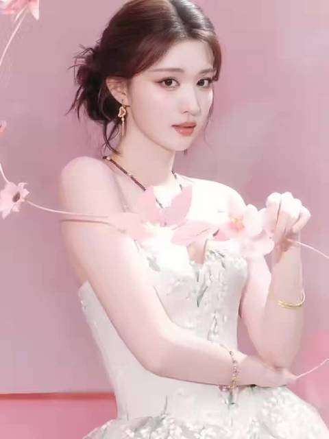 镜头给到她的那一刻,一下子就明白什么叫古画里走出来的美人