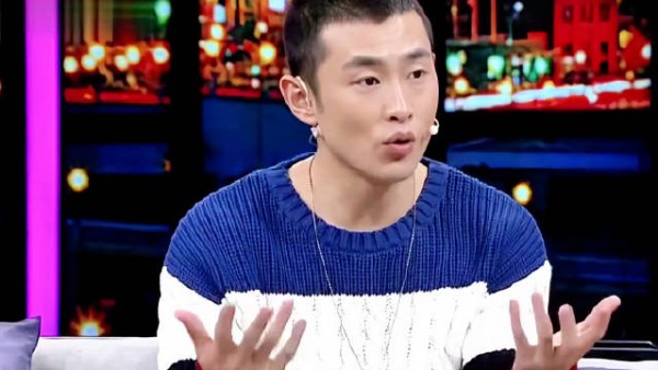 王彦霖致电母亲聊新剧反响,妈妈追剧上头不让他回家