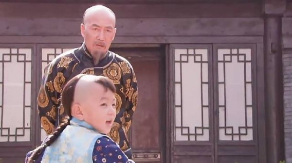 拿安宫牛黄喂鱼，鱼全撑死，5 岁小景琦的脑回路谁能懂