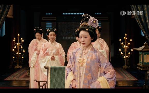 我们梁令仪为什么看起来这么笨