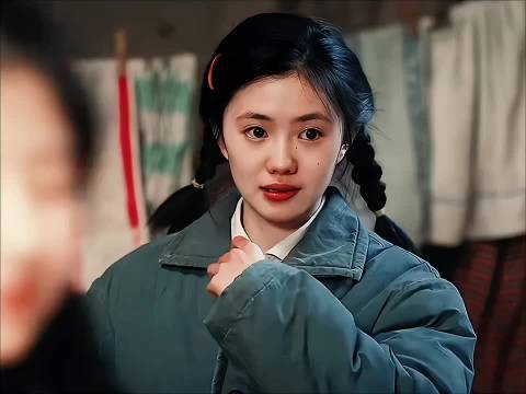 易青娥在剧团遭受孤立排挤，小苦瓜看的让人心酸 主角