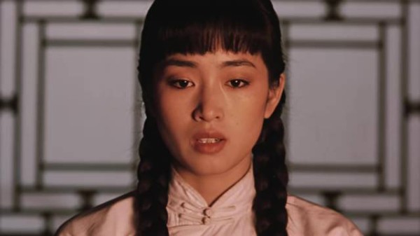 从女大学生到疯子，颂莲是怎样一步步被逼疯的？
