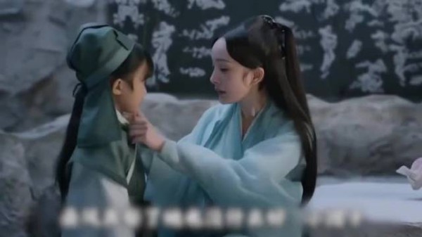 白浅再次遇到离镜，离镜才知阿音就是白浅，是青丘女帝