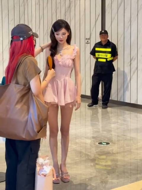 这应该是我见过张予曦最美的一次造型了，确实是美出了新境界！