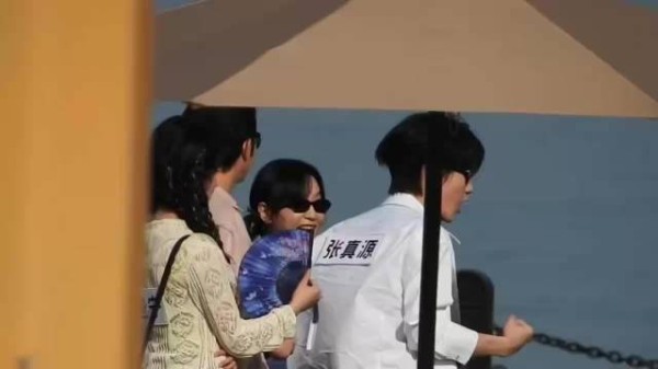 张真源周笔畅抽卡瞬间跳起,坐等正片揭晓