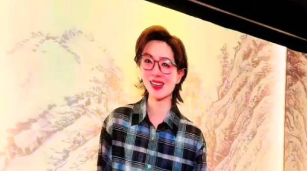 万茜中戏分享贺子珍塑造心得 以角色为桥传承坚韧温柔